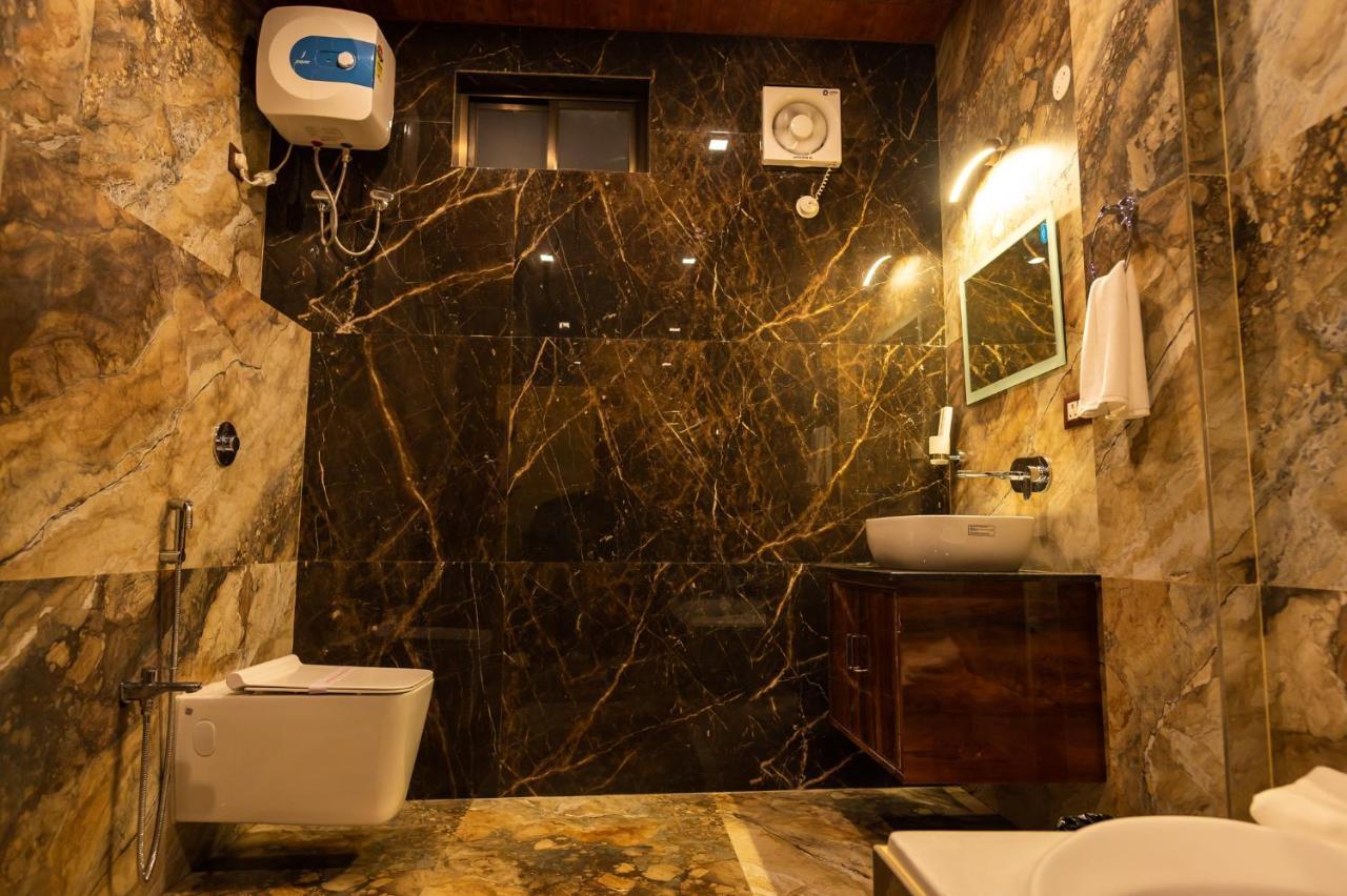 The Kaziranga Address Otel Dış mekan fotoğraf