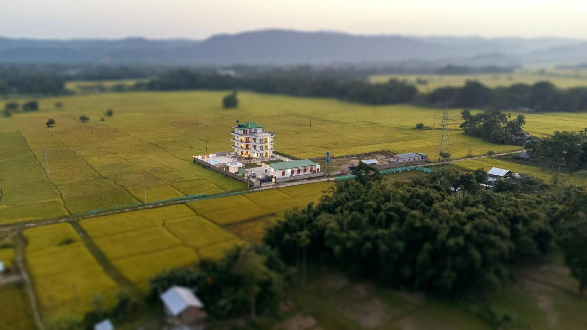 The Kaziranga Address Otel Dış mekan fotoğraf
