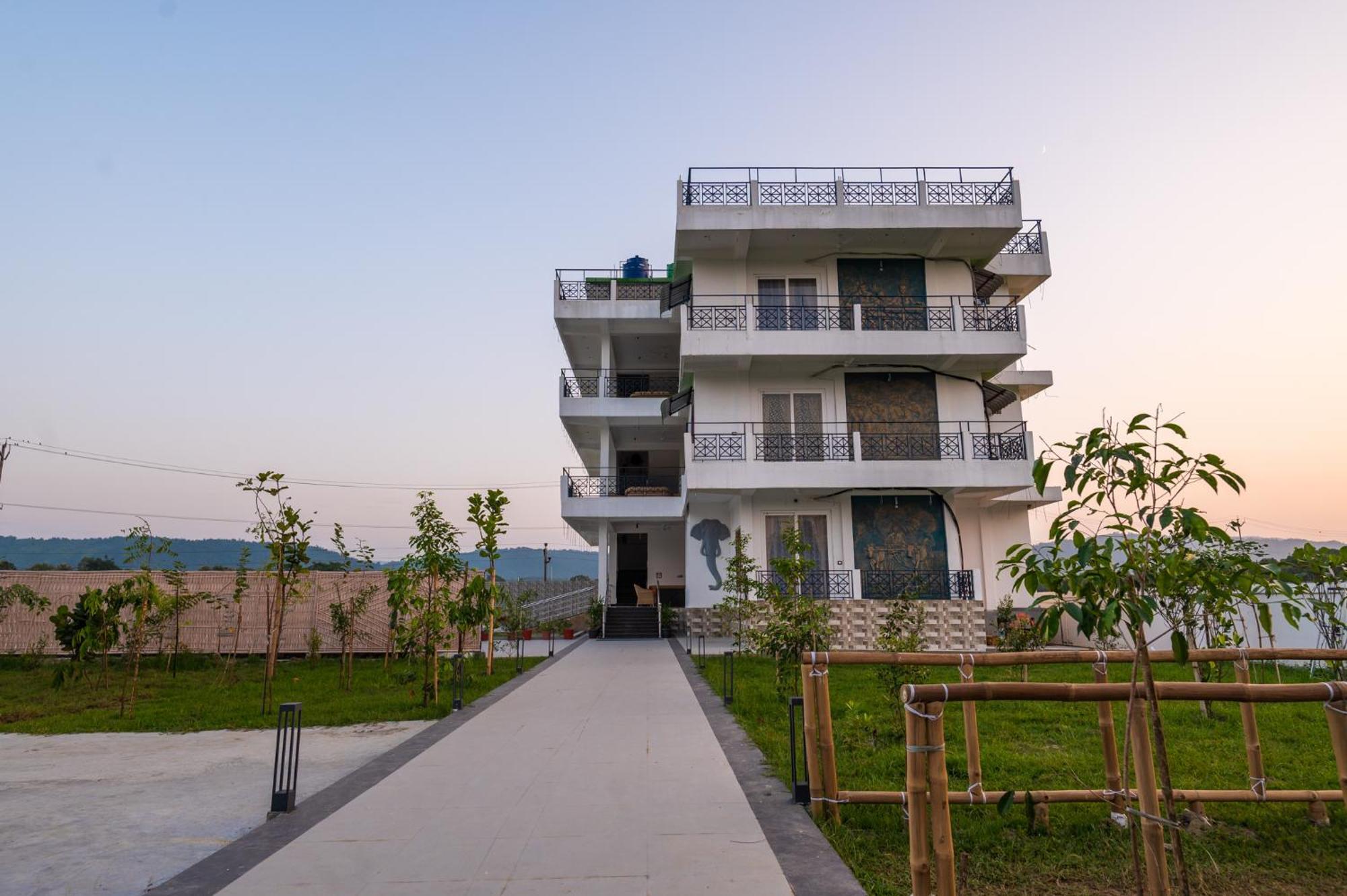 The Kaziranga Address Otel Dış mekan fotoğraf